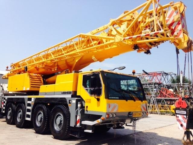 Grúa LIEBHERR LTM 1090 4.1, ( 90 ton